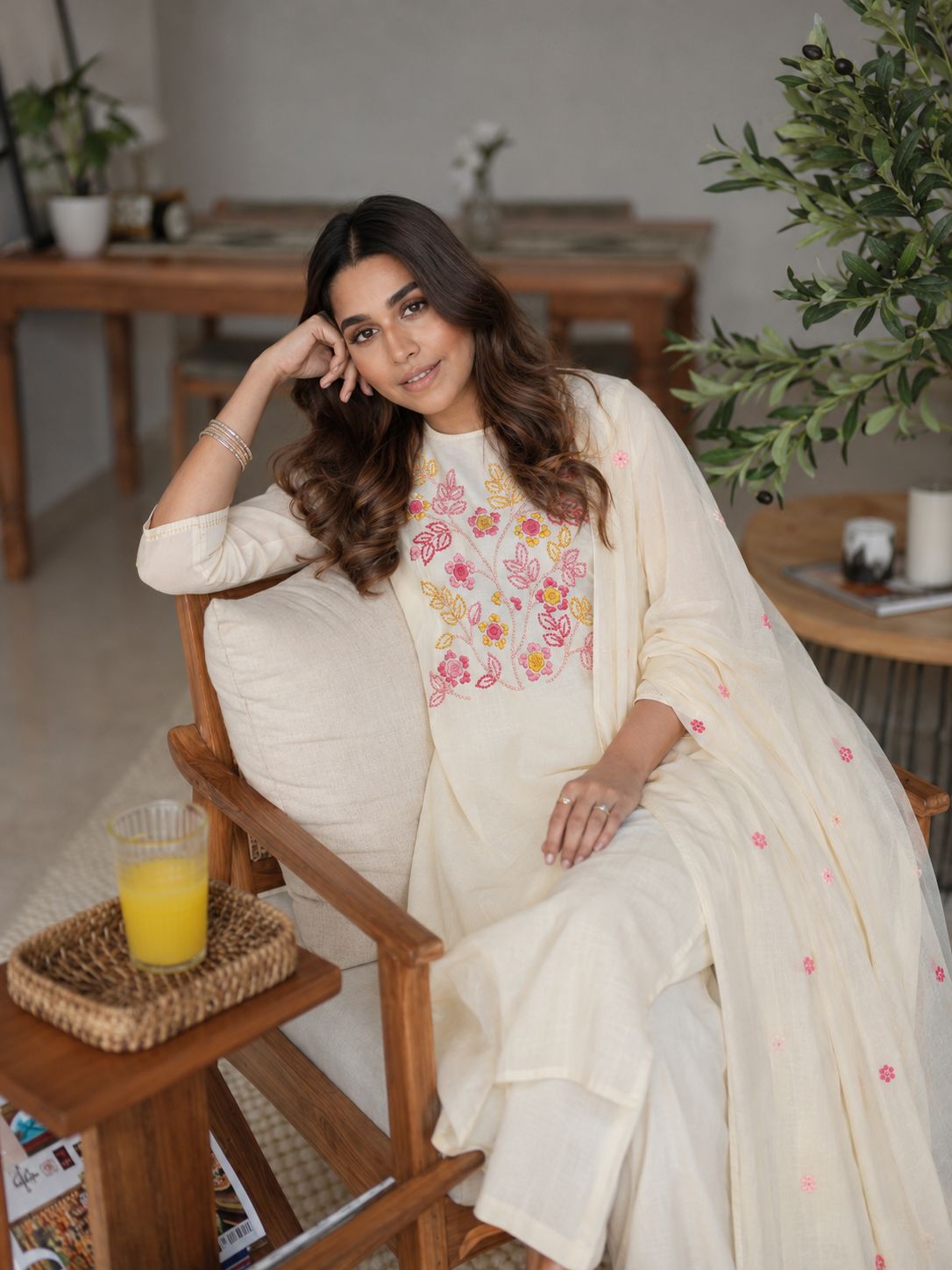 WHITE KURTI SET