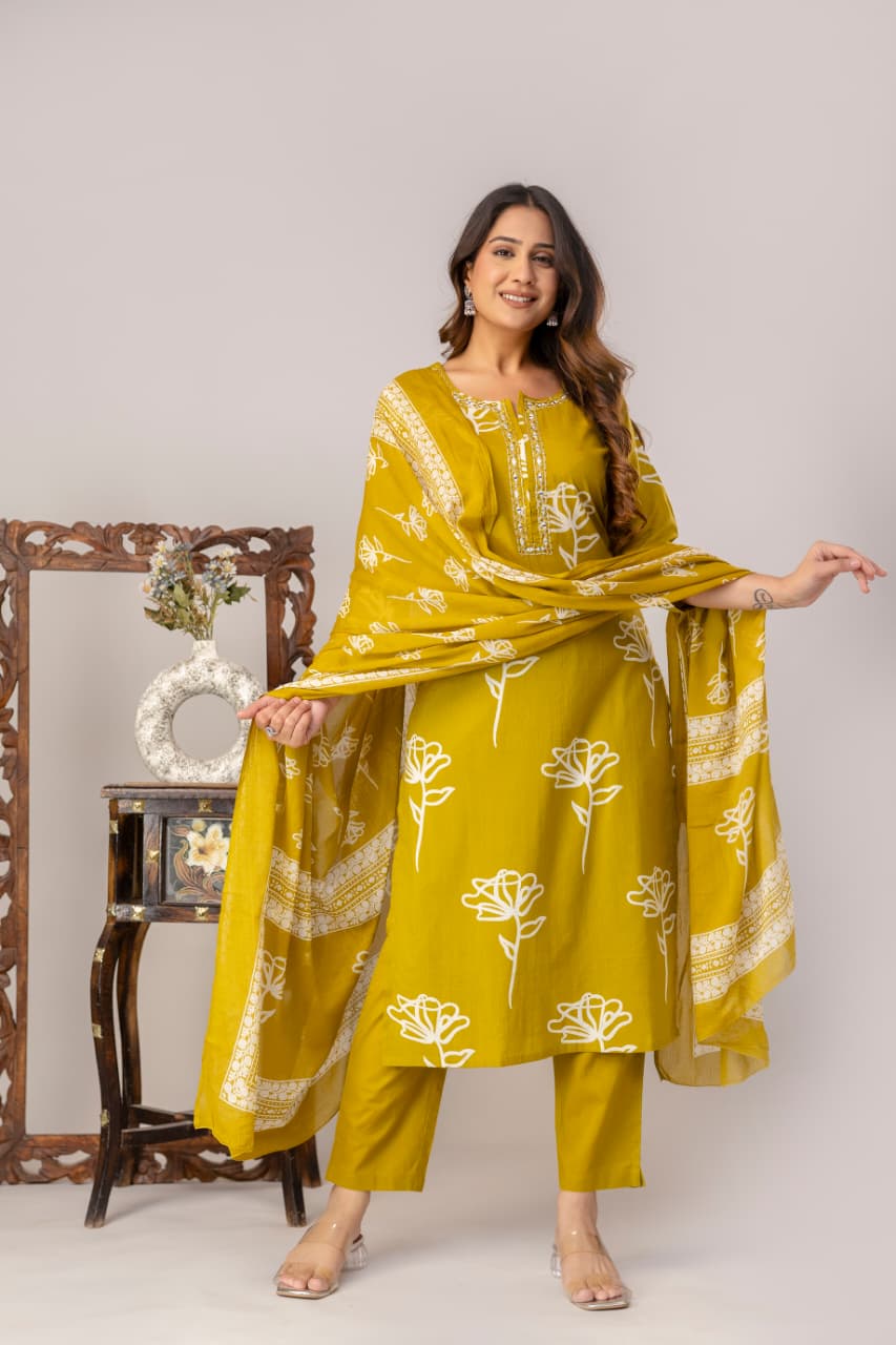 Printed Kurti-Pant-Dupatta Set
