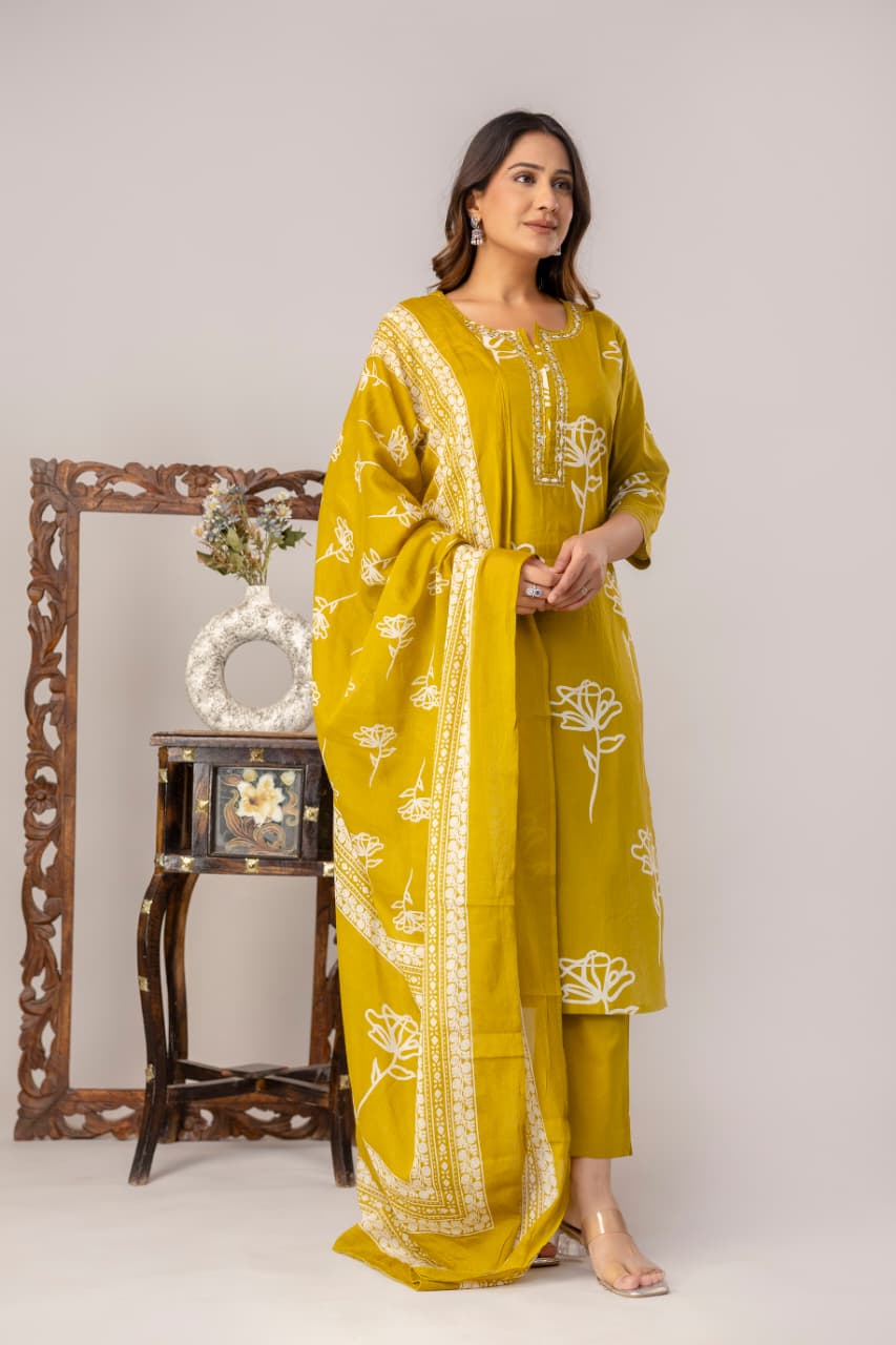 Printed Kurti-Pant-Dupatta Set